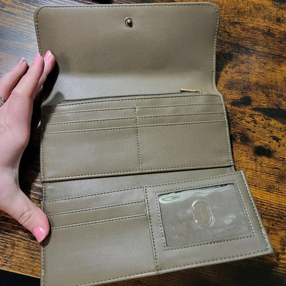 NWOT Universal Threads Clutch Wallet Army Green Snap Button Closure 8"x4.5" - Picture 3 of 4
